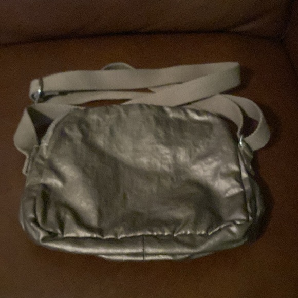 KIPLING Cara Sparkly Gold Nylon Shoulder Bag Purse Crossbody - Picture 3 of 6